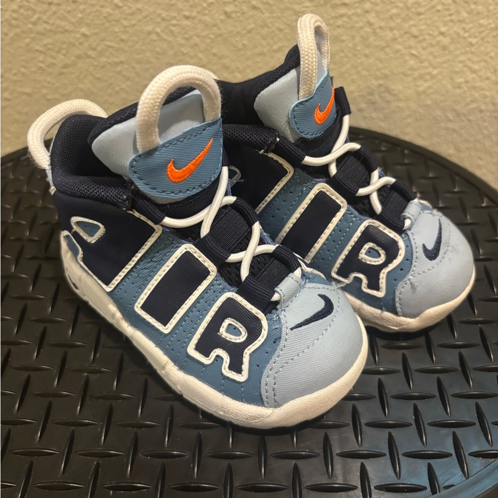 Nike Kids Navy and Light Blue Sneakers